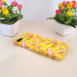 قاب گوشی موبایل iPhone 7 برند MiBS طرح شکوفه رنگ زرد